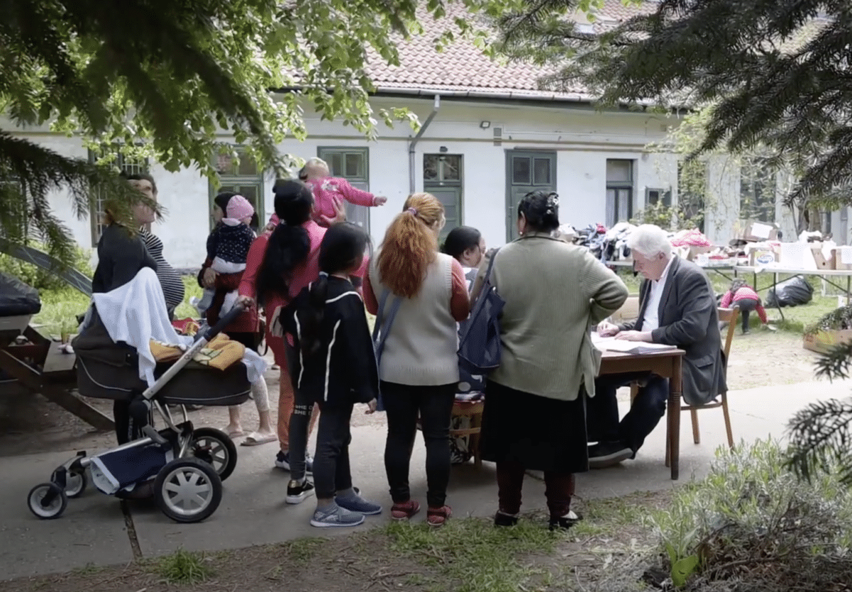 Az állami Élelmiszerbank is beszállt a Mandák-házbeli menekültek segélyezésébe