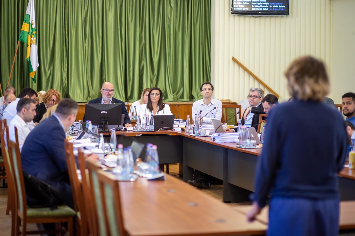 Sok tartalék maradt tavalyról, kinevezték a JKN új vezetőjét, közterek fogadhatók örökbe