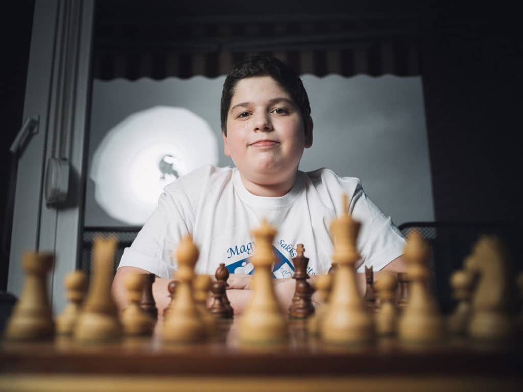 Csernyik Márk sakktehetség józsefvárosi otthonában, 2023. május 16-án. Fotó: Karancsi-Albert Rudolf