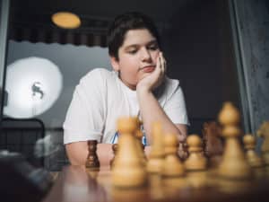 Csernyik Márk sakktehetség józsefvárosi otthonában, 2023. május 16-án. Fotó: Karancsi-Albert Rudolf