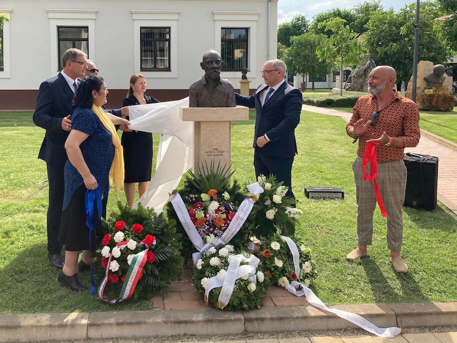 Choli Daróczi József szobrának leleplezése Kiskőrösön