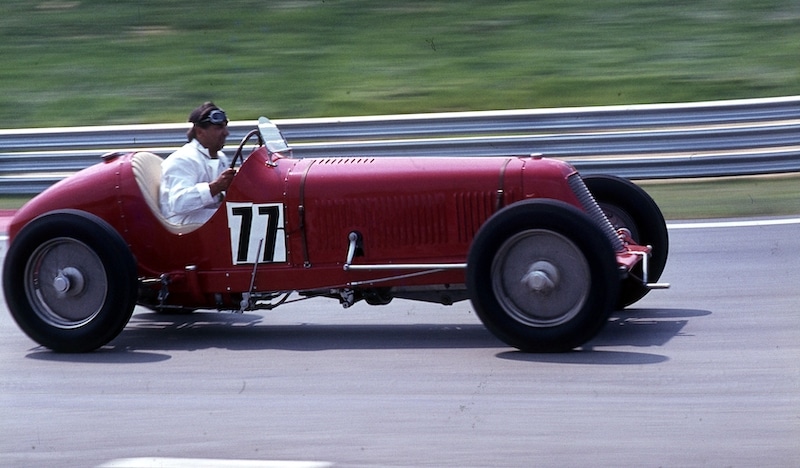 1986. Mogyoród, Hungaroring: Formula-1 első magyar nagydíj, régi versenyautók bemutatója. A Maserati 8CM versenyautó volánjánál Varga Jenő veterán autó gyűjtő - Fotó: Fortepan / Urbán Tamás