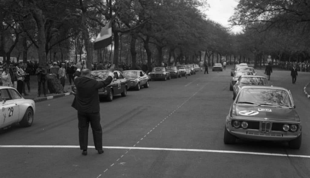 Túraautó-Európa-bajnokság a Népligetben 1970-ben. - Fotó: Fortepan / Urbán Tamás