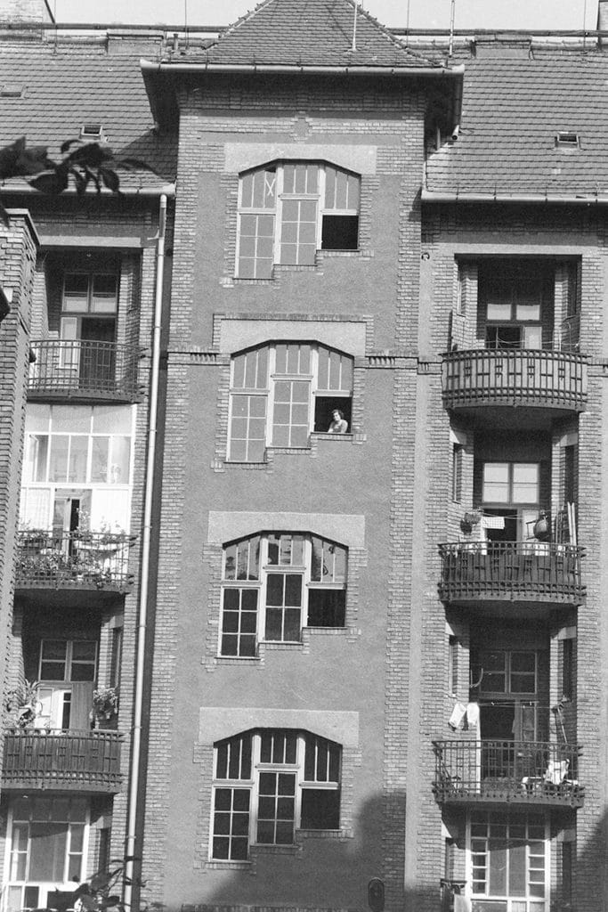 1983. A MÁVAG kolónia udvara. - Fotó: Fortepan / Szalay Zoltán