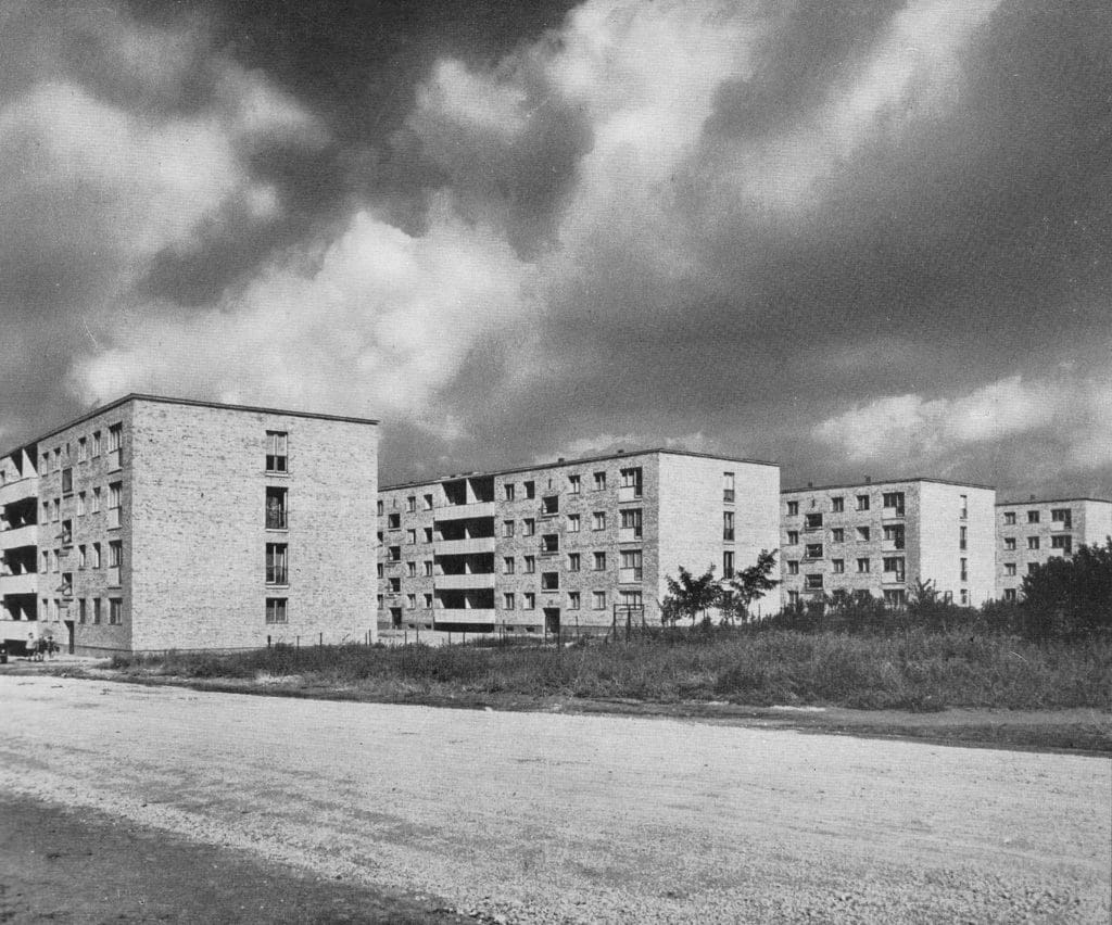 A Harmat utcai lakótelep első házai az 1960-as években - Forrás Fővárosi blog / Magyar Építészet
