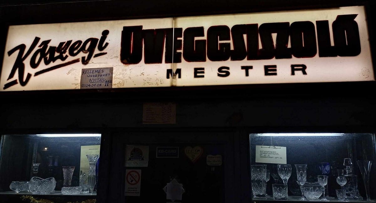 uvegnyito