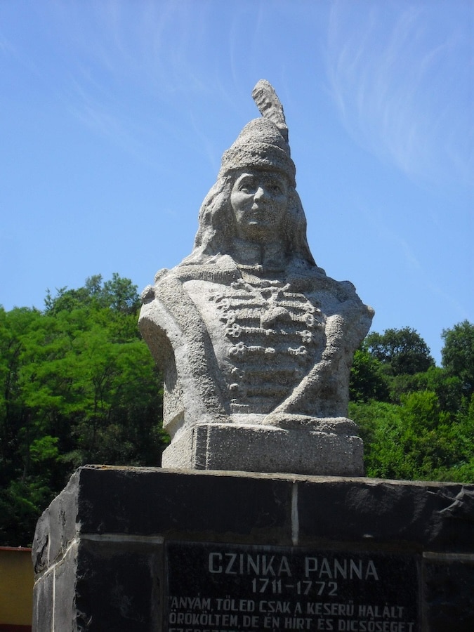 A sajógömöri Czinka Panna-szobor