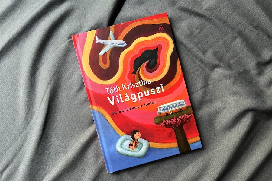 Tóth Krisztina: Világpuszi - Fotó: Mile Máté
