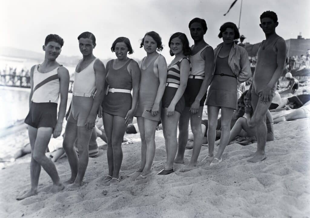 Duna strandfürdő az Újlaki rakparton a Sajka utcánál 1932-ben.
Fotó: Fortepan / Gara Andor