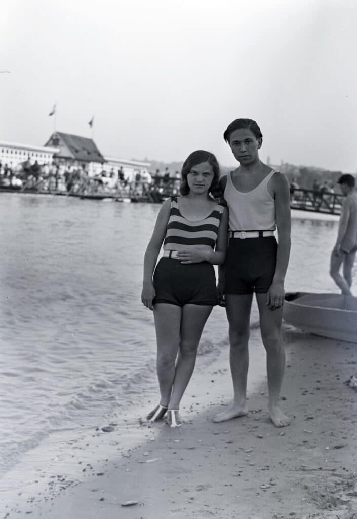 Duna strandfürdő az Újlaki rakparton a Sajka utcánál 1932-ben.
Fotó: Fortepan / Gara Andor