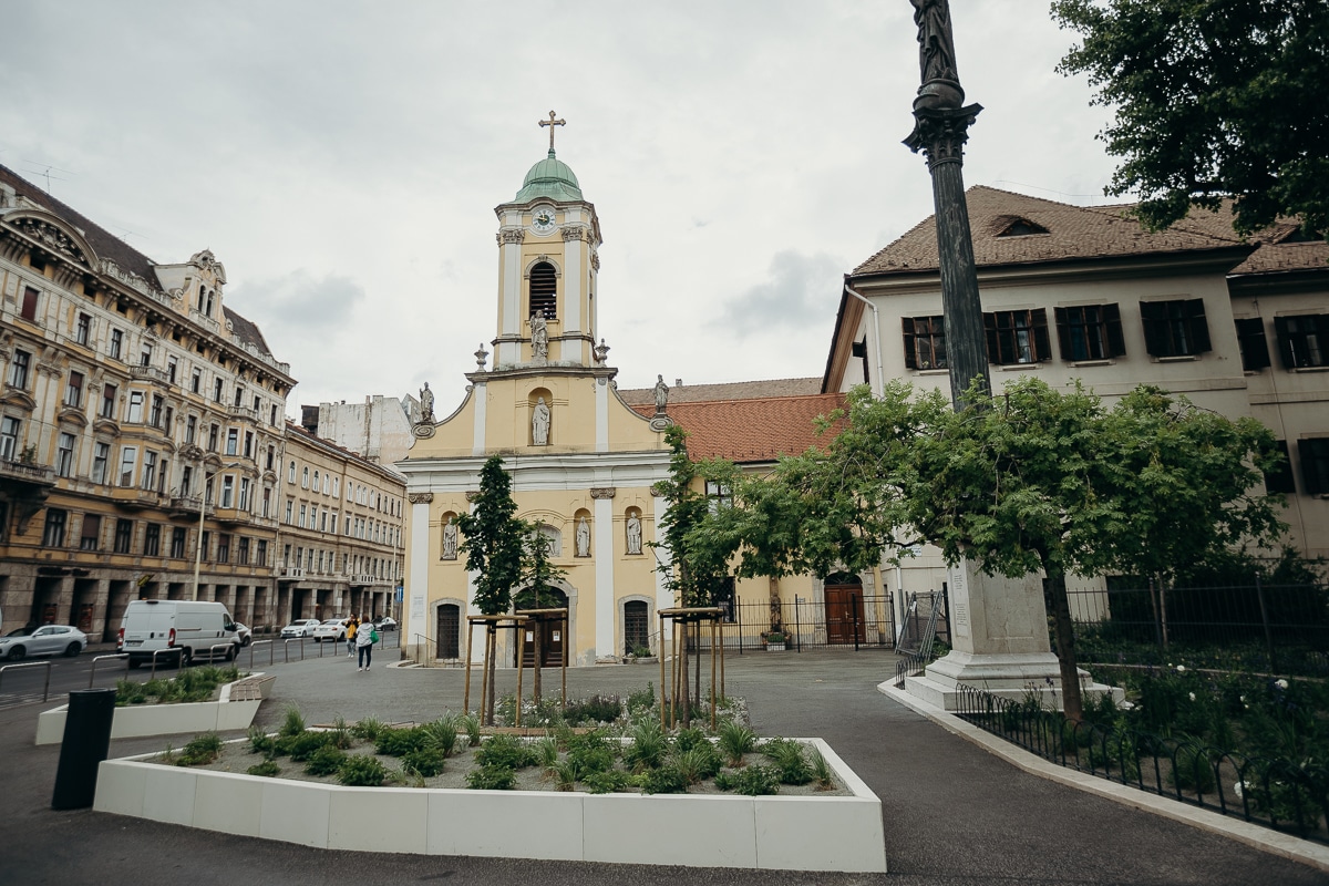 2025. május 19. Zöldítés a Szent RÓkus-kápolna előtt