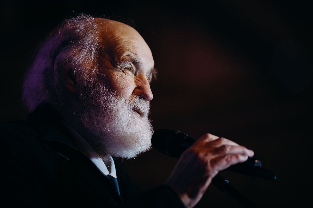 2025. november 11. Tüntetés Iványi Gábor mellett