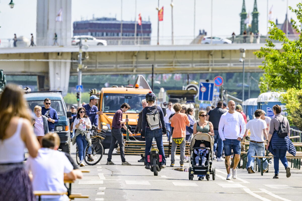 Újra lezárták a pesti alsó rakpart belvárosi szakaszát az