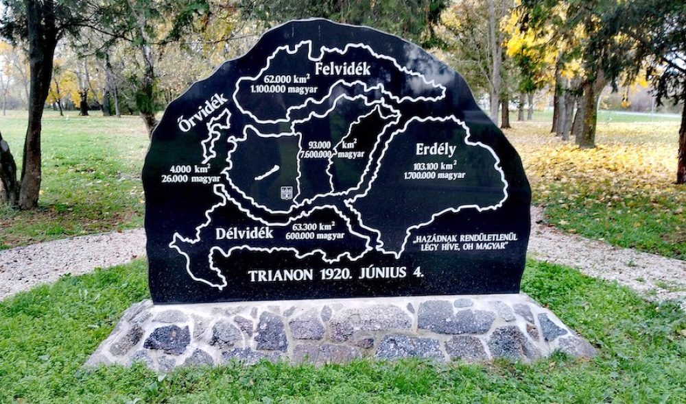 A bátaszéki Trianon-emlékmű