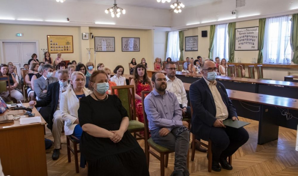 76666_full