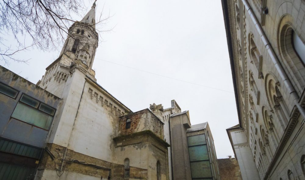 Halad a Rákóczi úti rejtett templom megújulása