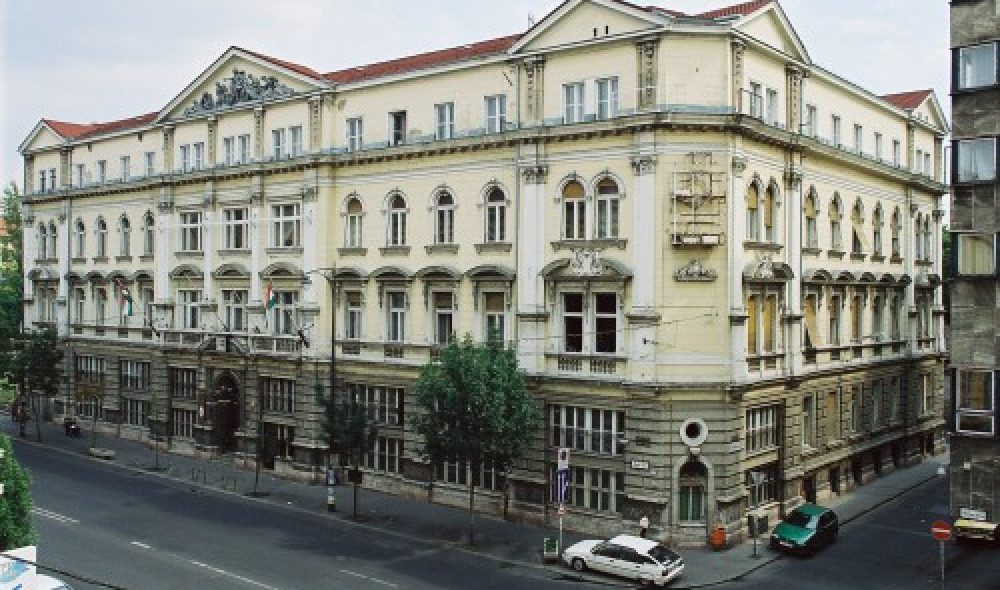 777_HIVATAL