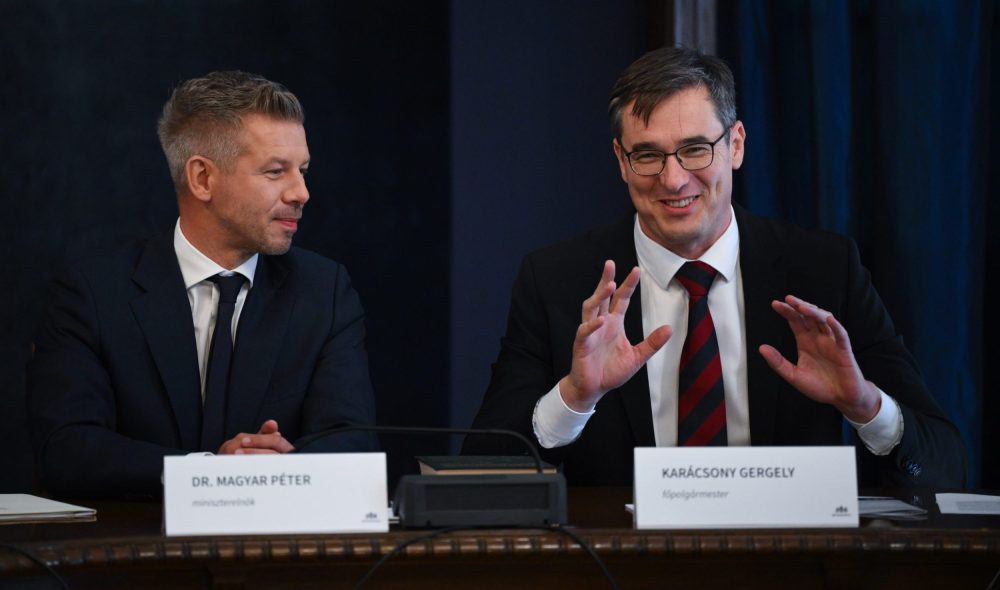 Budapest, 2026. október 1.
Magyar Péter miniszterelnök (b) és Karácsony Gergely fõpolgármester a Fõvárosi Közfejlesztések Tanácsának ülésén a Városházán 2026. október 1-jén.
MTI/Bodnár Boglárka