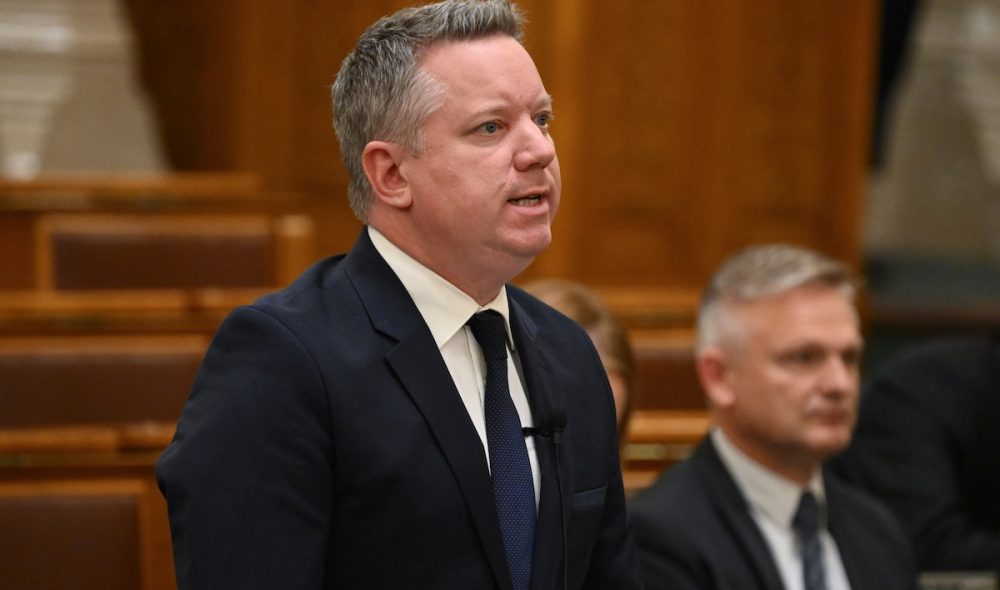 Budapest, 2026. október 19.
Pósfai Gábor belügyminiszter kérdésre válaszol az Országgyűlés plenáris ülésén 2026. október 19-én.
MTI/Bodnár Boglárka