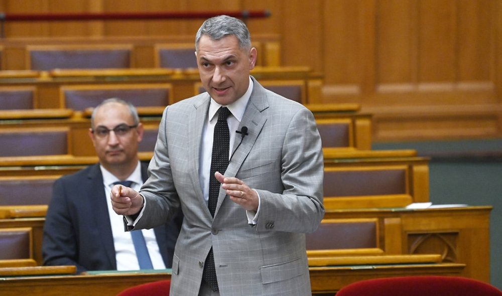 Lázár János a parlamentben. Fotó: MTI/Bruzák Noémi