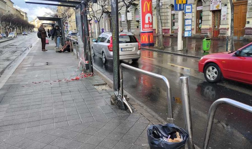 A villamosmegálló a baleset másnapján - Fotó: Dercsényi Dávid